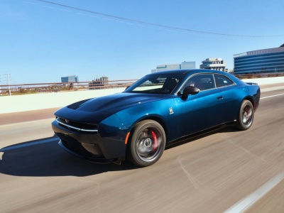 Dostał mandat za głośny wydech. Problem w tym, że jechał elektrykiem