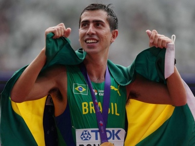 Wygrał, bo bał się reakcji żony. 