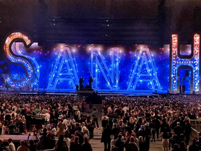 Sanah znów zapełniła Narodowy. Byliśmy. Jak wypada na tle Taylor Swift?
