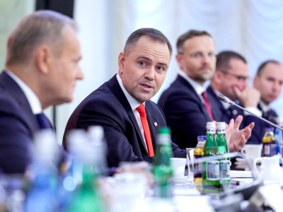 Nawrocki chce jak najwięcej władzy. Teraz proponuje „rozejm” w sprawie ambasad. Ani to poważne, ani profesjonalne
