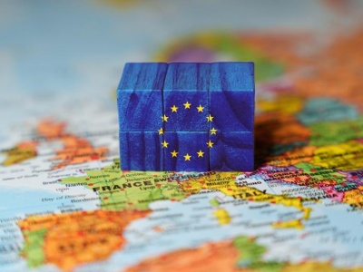 EuroPMI: usługi drgnęły, ale przemysł oklapł