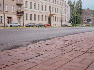 Utrudnienia w okolicy szpitala WAM w Łodzi. Rozpoczął się remont ul. Żeromskiego