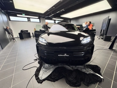 Widziałem na żywo nowe elektryczne Porsche Cayenne. Choć zaskakuje innowacjami, Chiny mogą spać spokojnie