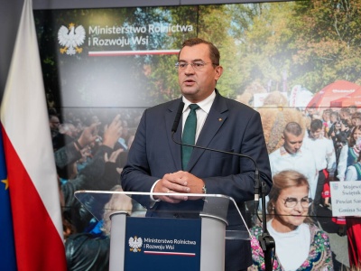Minister Krajewski ogłosił nowy kredyt obrotowy dla rolników z oprocentowaniem 1%. 700 milionów złotych do końca roku