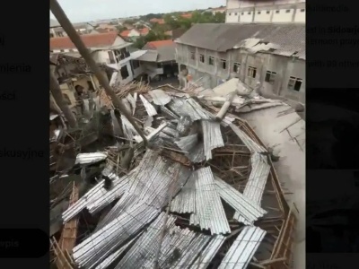 Zawaliła się szkoła. Spod gruzów wydobyto żywe osoby