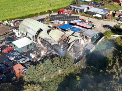 Pożar hali w miejscowości Bramki 