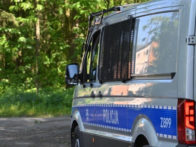 Alarm w Poznaniu, zjechały się radiowozy. Policja szuka mężczyzny z nożem