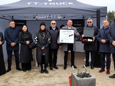 TT-Truck Sp. z o.o. kontynuuje rozwój – wmurowanie kamienia węgielnego pod nowy autoryzowany serwis TT-Truck w Łomży
