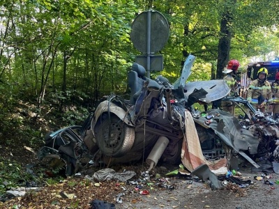 Makabryczny wypadek na drodze powiatowej. Nie żyje 27-latek