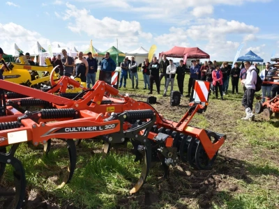 Maszyny do poplonów na Jesiennych Manewrach. Rolnicy zobaczyli nowości