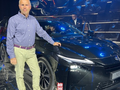 Nowy Lexus ES z napędem AWD i hybrydą szóstej generacji. Na rynku za rok, ale widziałem go już na żywo