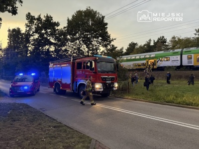 Pociąg Kolei Mazowieckich śmiertelnie potrącił kobietę przechodzącą w miejscu niedozwolonym