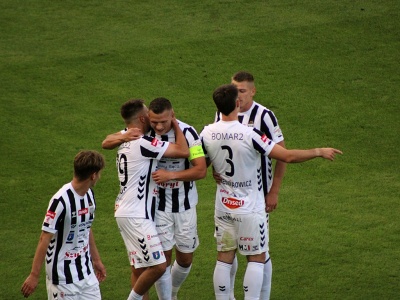 Sandecja Nowy Sącz goniła wynik, ale pokonała KKS Kalisz