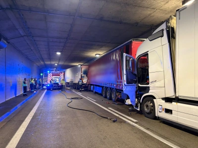 250 tys. euro ukryte w zestawie z naczepą – znalezisko po najechaniu w tunelu