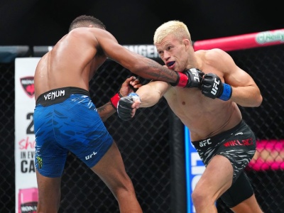 Były mistrz Bellatora pokonany! Zwycięski debiut Jakuba Wikłacza w UFC