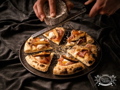 Tutti Santi – tu spróbujesz nietypowej Pizzy Gourmet.