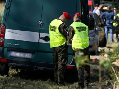 Żandarmeria Wojskowa i prokuratura prowadzą czynności po znalezieniu obiektu przypominającego drona
