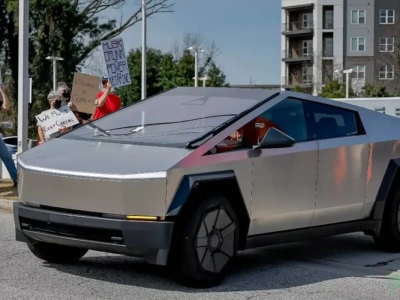 Tesla chce napompować aerodynamikę. Nowy patent na dmuchany spoiler w Cybertrucku brzmi jak żart, ale może działać