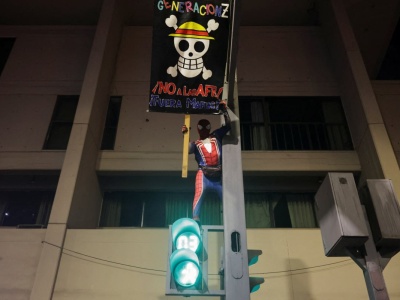 Piracka flaga z czaszką zaczyna być znana wszędzie. To jest bunt. Pokolenie Z chce 