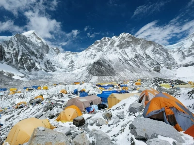 Everest odcięty od świata. Prawie 1000 osób czeka na ewakuację