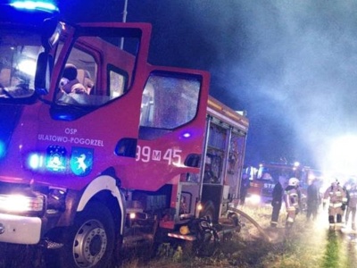 Podwójna tragedia na Mazowszu. Płomienie uwięziły seniora. Sąsiad nie przeżył widoku