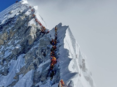 Dramat na Mount Everest. Podano najnowsze informacje o uwięzionych
