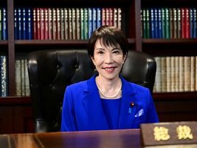 Trumpistka, jastrzębica, antyfeministka. Pierwsza premierka w historii Japonii to nie kwiatek wiśni