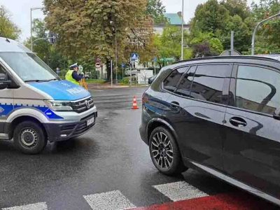 Zielona Góra. Poważne potrącenie starszej kobiety na przejściu dla pieszych
