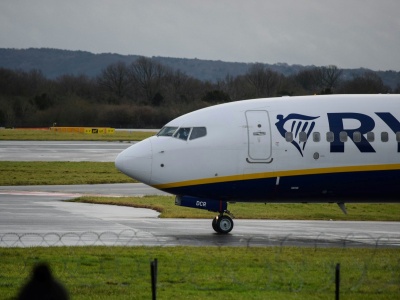 Samolot Ryanair nie mógł wylądować. Prawie zabrakło im paliwa