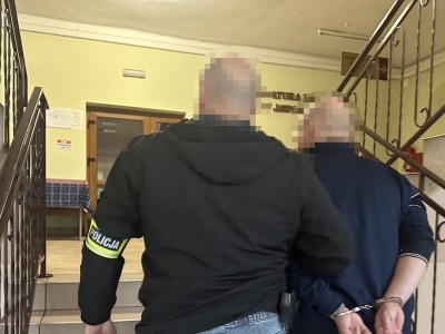 Pseudokibice pobili dwóch mężczyzn. Jednemu grozi trwałe kalectwo