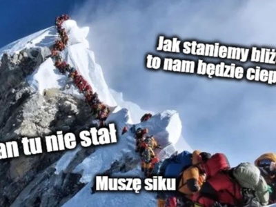 Prawie tysiąc osób utknęło na Evereście z powodu śnieżycy, część została już ewakuowana