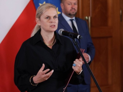 MEN zmienia szkołę, ale nie Polaków. Sondaż nie zostawił suchej nitki na Nowackiej