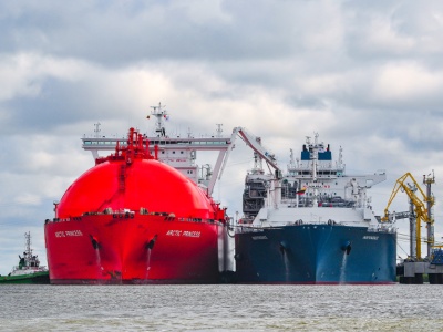 Polski terminal LNG o krok od historycznego rekordu. To najbardziej obłożony gazoport w całej UE