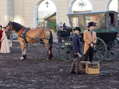 Na Krakowskim Przedmieściu filmowcy kręcą „Lalkę”. Dwa tygodnie utrudnień