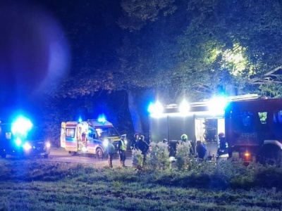 Wypadek w Łebieńskiej Hucie. Wjechał w nastolatków. 