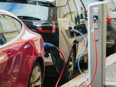Benzyna i diesel bez szans z elektrykami. Nawet w Polsce