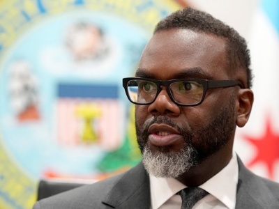 Burmistrz Brandon Johnson: Wysłanie Gwardii Narodowej do Chicago to złamanie wszelkich zasad prawa