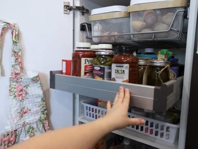 Połóż w szafce kuchennej. Karaluchy i mole będą trzymać się z daleka