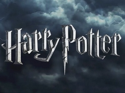 Albus Dumbledore z serialu HBO zaprezentowany światu. Ależ przemiana słynnego aktora!