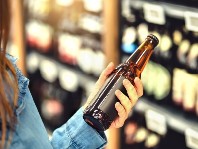 Alkoholizm w Polsce. Problem, który dostrzega większość społeczeństwa