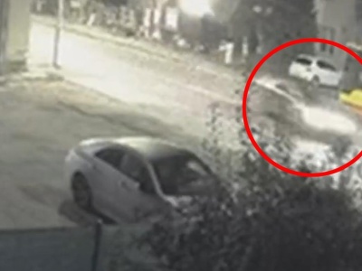 Ciemne auto siało nocą postrach na ulicach Wrocławia. Zobacz film