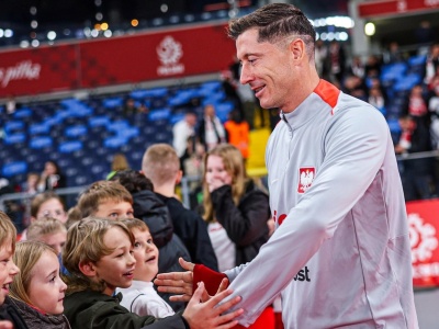 Nie zagrał, ale i tak zwrócił na siebie uwagę! Nowy wygląd Lewandowskiego zaskoczył kibiców