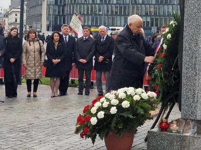 Gęsta atmosfera na miesięcznicy smoleńskiej. Kaczyński nie wytrzymał, padły słowa o …
