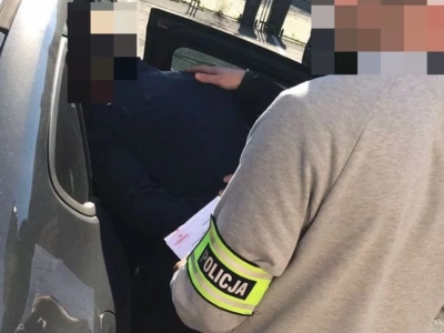 Siedem osób poszukiwanych zatrzymanych jednego dnia przez jeleniogórskich policjantów