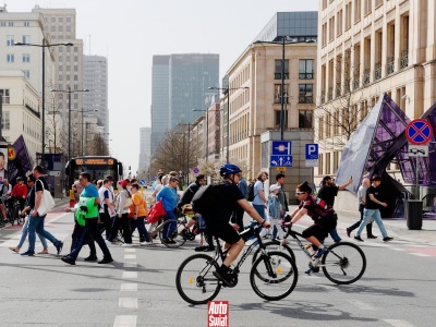 Rowerzyści nadal łamią przepisy. Mandaty się sypią, a problem jest poważniejszy