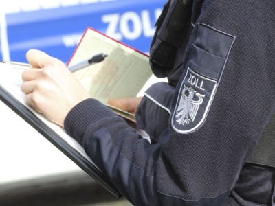 Niemcy zatrzymali Polaka na A4. To, co znaleźli w bagażniku, zaskoczyło nawet celników