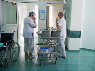 Dziura w budżecie NFZ. Szczególnie zagrożeni pacjenci z dwóch województw