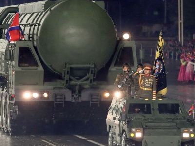 Wielka parada w Korei Północnej. Kim po raz pierwszy pokazał nową broń