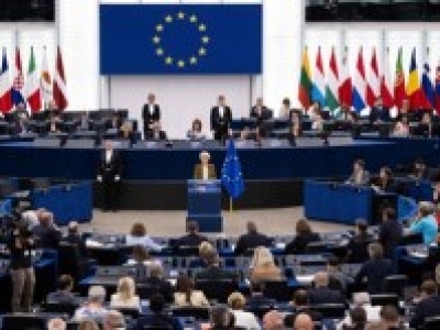 Nieoficjalnie: Polska zwolniona z relokacji migrantów i finansowych obciążeń