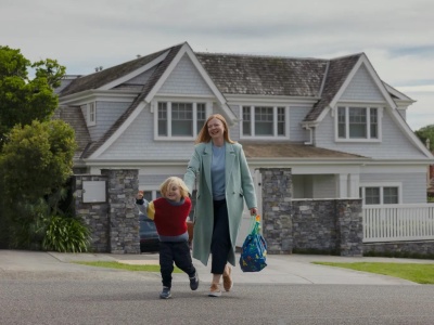 To będzie najmocniejsza rola Sarah Snook od czasów „Sukcesji”. Serial „All Her Fault” to połączenie dramatu rodzinnego i thrillera